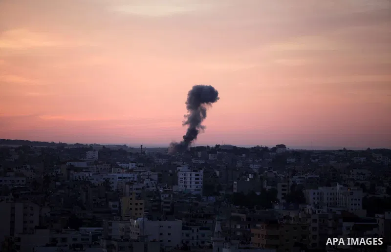 Smoke rises after Israeli air strike in the central of Gaza city on 16 November 2012. Missiles continue to be fired by Palestinian militant in the Gaza Strip, as Israel continues to strike targets inside the Gaza Strip i...