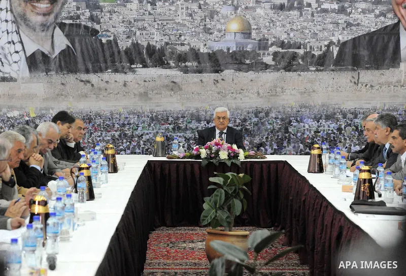 Palestinian President Mahmoud Abbas meets with Palestinian leadership, in the West Bank city of Ramallah, November 18, 2012. Photo by Thaer Ganaim