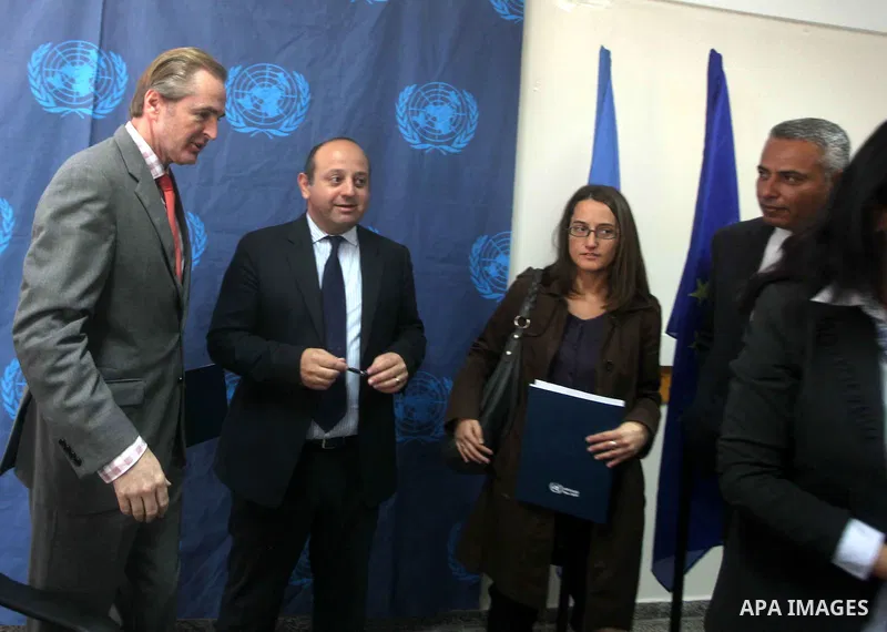 John Gat Rutter representative of the European Union visits UNRWA hospital in Gaza city, on Nov. 28, 2012. The European Commission will contribute 11.5 million euros to support the work of the United Nations assisting Pa...