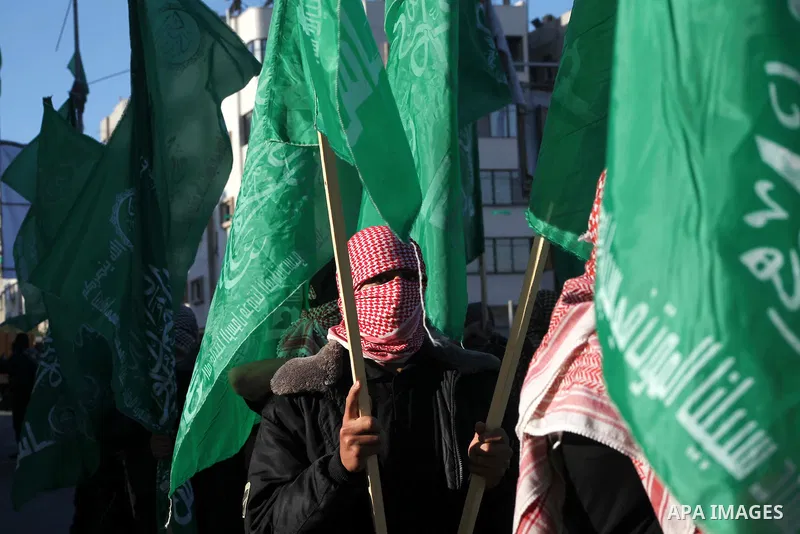 Palestinian members of al-Qassam brigades, the armed wing of the Hamas movement, take part in an anti-Israel parade in Gaza City December 2, 2012. Eight days of Israeli air strikes on Gaza and cross-border Palestinian ro...