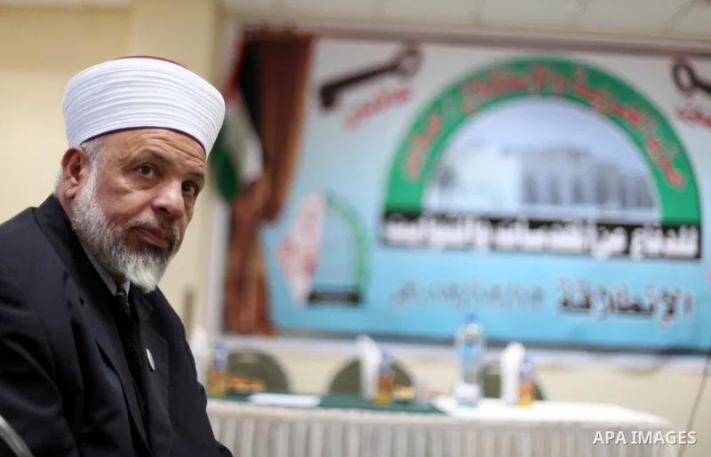 Sheikh Taysir Tamimi, during a press conference in the West Bank city of Ramallah, 12 December 2012, where he announced the launch of his political party in the Palestinian "Freedom and Independence Party - "Hares". Phot...