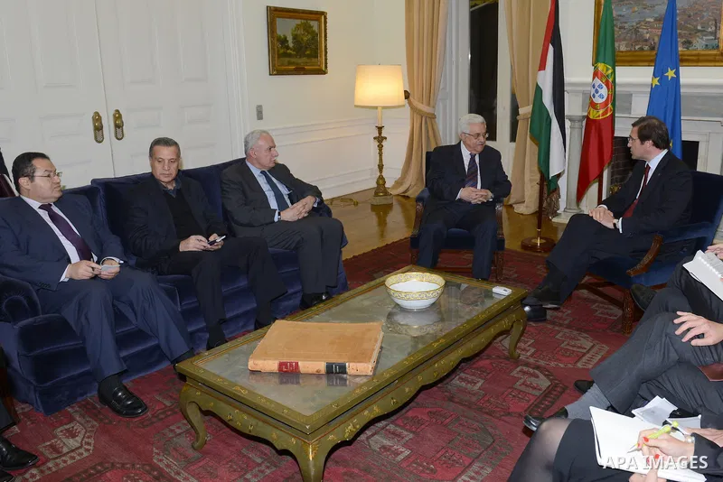 Palestinian President Mahmoud Abbas meets with Bulgarian Prime Minister in Lisbon, on Dec. 12, 2012. Photo by Thaer Ganaim