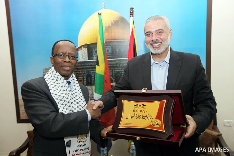 Palestinian Prime Minister in Gaza strip meets with ambassador of South Africa in Gaza city on 18 December 2012. Photo by Mohamed Asad