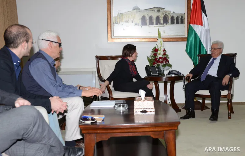Palestinian President Mahmoud Abbas meets with the israeli delegation of the Meretz Party in the West Bank city of Ramallah on December 27, 2012. Photo by Thaer Ganaim
