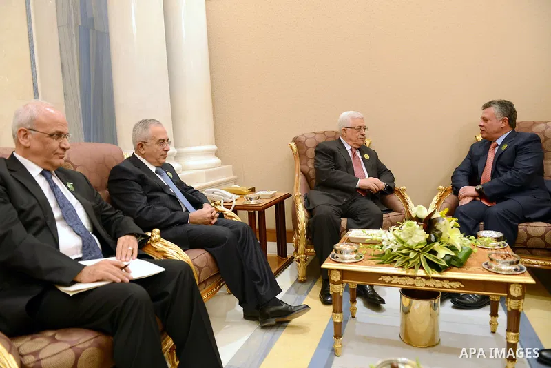 Palestinian President Mahmoud Abbas (Abu Mazen) meets with King Abdullah II, in Riyadh, on Jan. 21, 2013. Photo by Thaer Ganaim