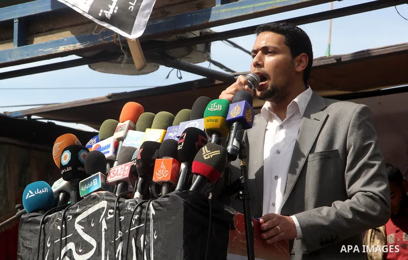 Palestinians take part in a protest against the death of a Palestinian detainee in an Israeli jail, in Gaza City February 25, 2013. Palestinian officials on Saturday demanded an international investigation into the death...