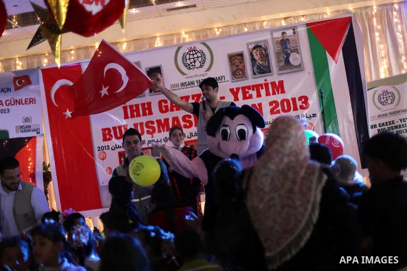 Turkish humanitarian relief IHH, organize a ceremony to mark "World Orphan Day" in Gaza City, on April 6, 2013. Photo by Ashraf Amra