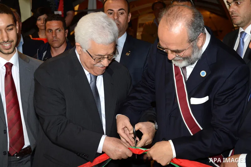 Palestinan President Mahmud Abbasreceives the Mediterranean Award for Peace in Naples, southern Italy, 28 April 2013. Abbas, currently on a visit to Italy, has confirmed on 27 April he had began holding talks about formi...