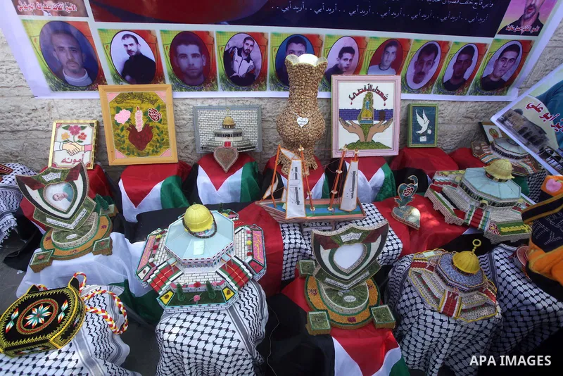 A general view handcrafts for Palestinian prisoner during a protest in front of the Red Cross offices in Gaza city, on Apr. 29, 2013. in solidarity with Palestinian prisoners held by Israel to demand their release from d...