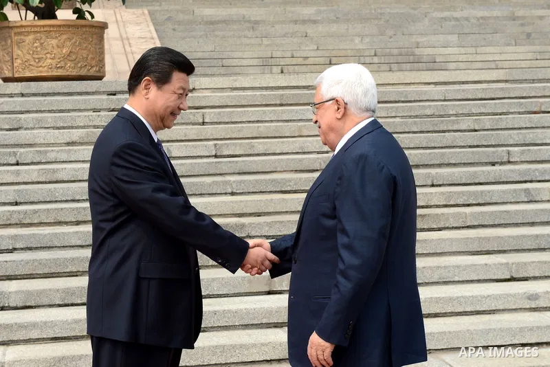 Palestinian President Mahmoud Abbas (Abu Mazen) meets with Chinese President Shi Bing gene and the signing of cooperation agreements in Beijing in China, on May 6, 2013. Photo by Thaer Ganaim