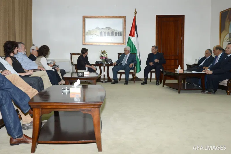 Palestinian President Mahmoud Abbas (Abu Mazen) meets with a delegation from the Meretz party in the West Bank city of Ramallah, on Aug. 22, 2013. Photo by Thaer Ganaim