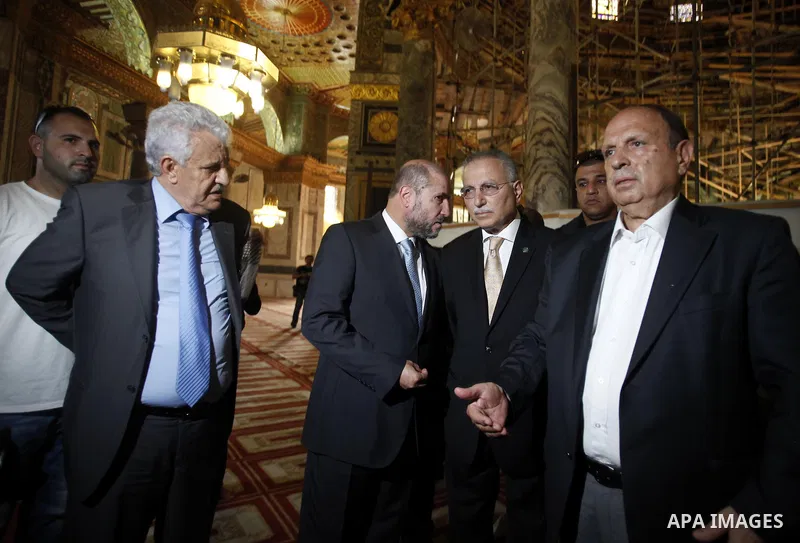 Secretary-General of the Organization of Islamic Cooperation (OIC) Ekmeleddin Ihsanoglu visits al-Aqsa mosque in Jerusalem's Old City August 27, 2013. Ihsanoglu in two days visit to Ramallah to discuss the latest develop...