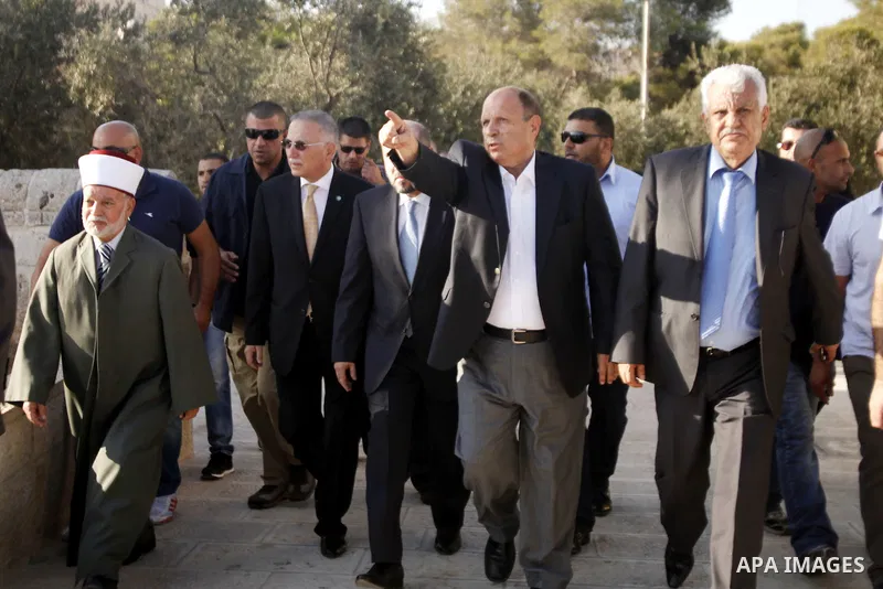 Secretary-General of the Organization of Islamic Cooperation (OIC) Ekmeleddin Ihsanoglu visits al-Aqsa mosque in Jerusalem's Old City August 27, 2013. Ihsanoglu in two days visit to Ramallah to discuss the latest develop...