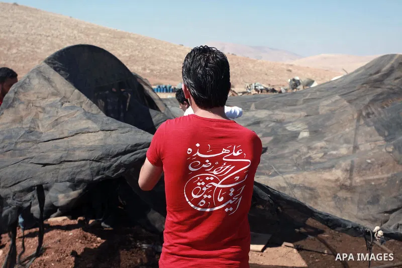 Palestinians set up a tent in the Jordan valley village of Makhoul September 30, 2013. Israel's army on Monday declared the Jordan Valley village of Makhoul a closed military area to prevent Palestinian and international...