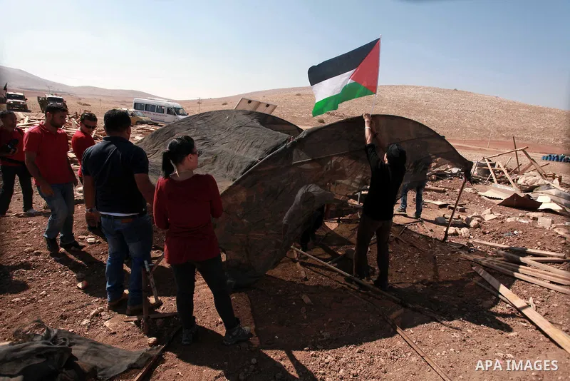 Palestinians set up a tent in the Jordan valley village of Makhoul September 30, 2013. Israel's army on Monday declared the Jordan Valley village of Makhoul a closed military area to prevent Palestinian and international...