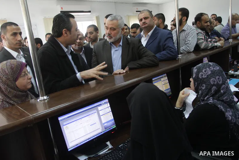 Palestinian Prime Minister in Gaza, Ismail Haniyeh, visits The Palestinian Islamic courts and judicial, in Gaza City November 25, 2013. Photo by Mohammed Asad