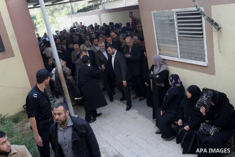 Palestinian Prime Minister in Gaza, Ismail Haniyeh, visits The Palestinian Islamic courts and judicial, in Gaza City November 25, 2013. Photo by Mohammed Asad