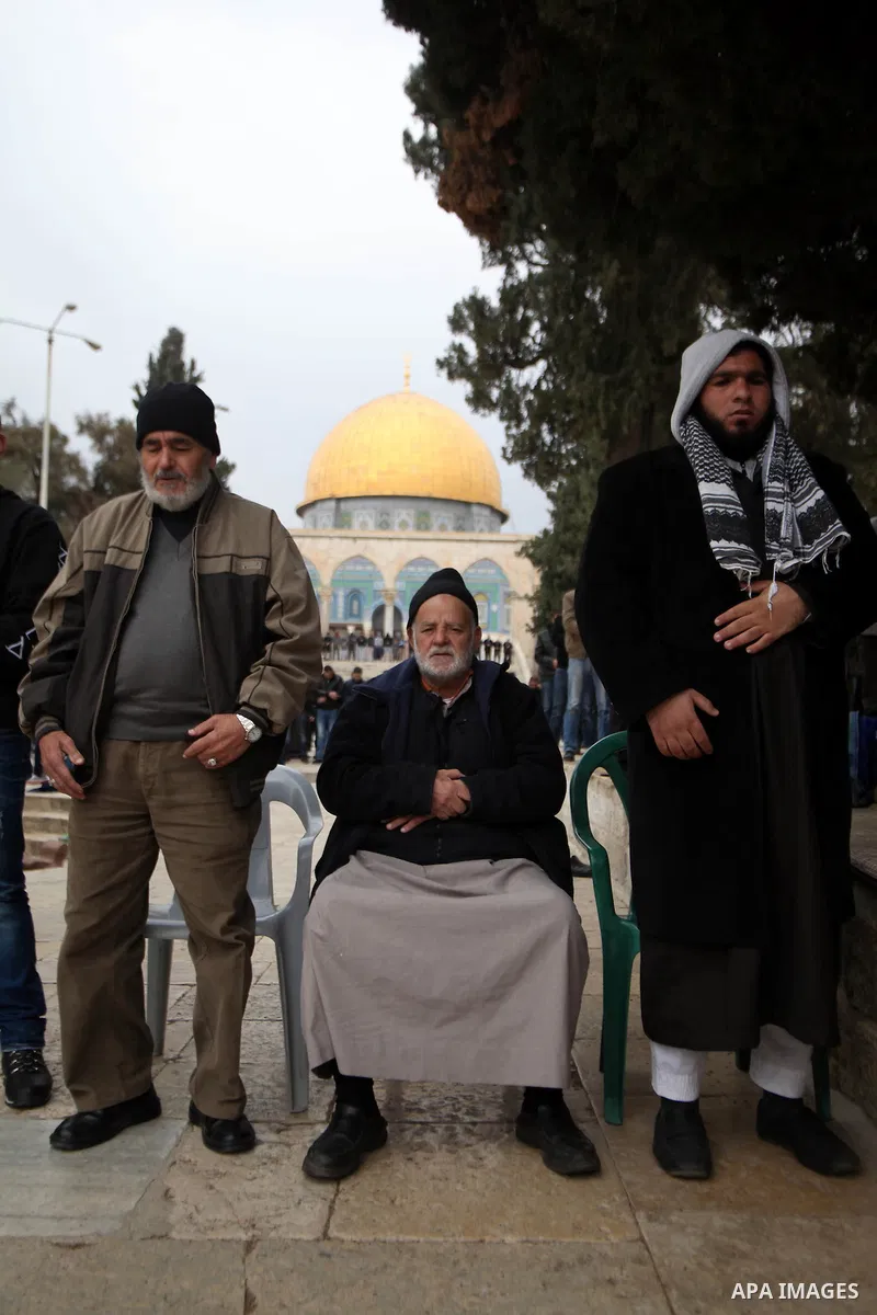 Palestinian worshipers attend Friday prayers at the Al-Aqsa compound, Islam's third holiest site, in the old city of Jerusalem January 10, 2014. Photo by Saeed Qaq