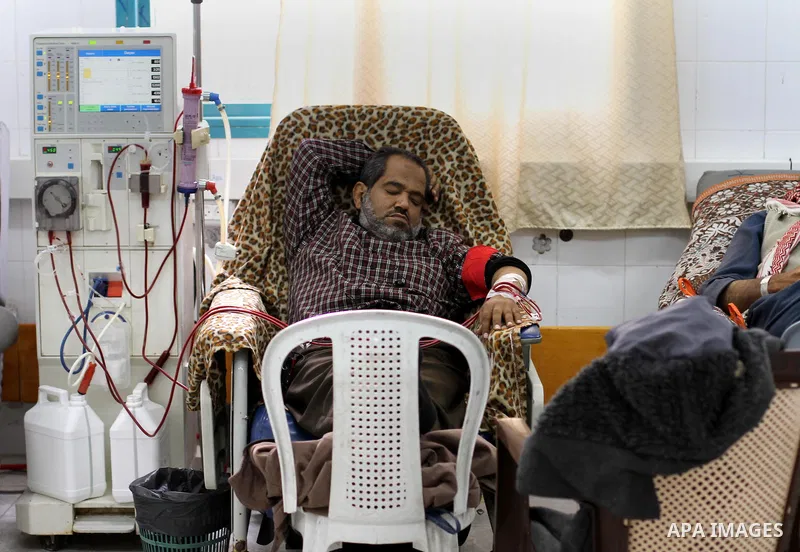 Palestinian patients undergo kidney dialysis at al-Shifa hospital in Gaza City on Jan. 26, 2014. which suffer from a lack of medicine due to the the Israeli blockade on the Gaza Strip. Photo by Mohammed Asad