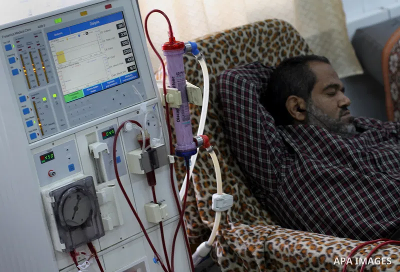 Palestinian patients undergo kidney dialysis at al-Shifa hospital in Gaza City on Jan. 26, 2014. which suffer from a lack of medicine due to the the Israeli blockade on the Gaza Strip. Photo by Mohammed Asad