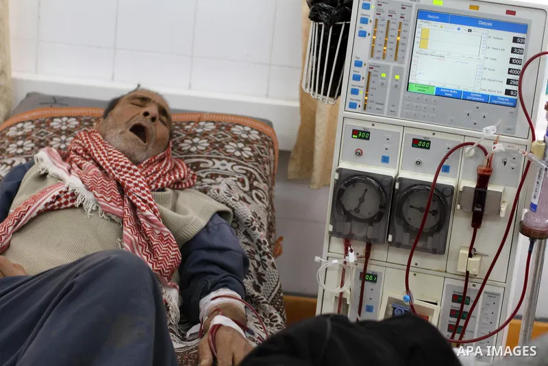 Palestinian patients undergo kidney dialysis at al-Shifa hospital in Gaza City on Jan. 26, 2014. which suffer from a lack of medicine due to the the Israeli blockade on the Gaza Strip. Photo by Mohammed Asad