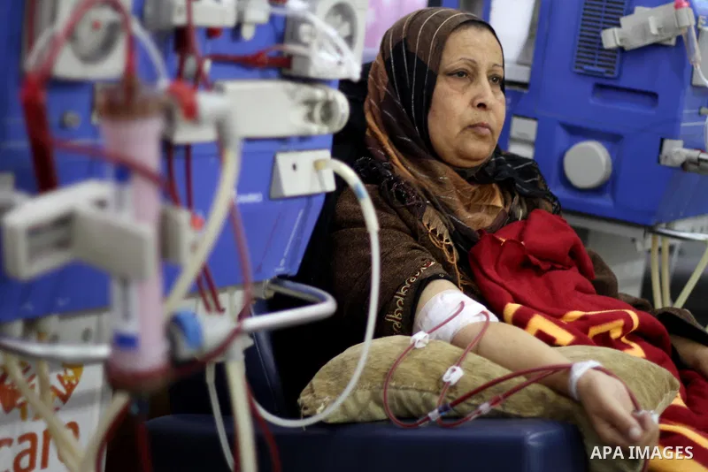 Palestinian patients undergo kidney dialysis at al-Shifa hospital in Gaza City on Jan. 26, 2014. which suffer from a lack of medicine due to the the Israeli blockade on the Gaza Strip. Photo by Mohammed Asad