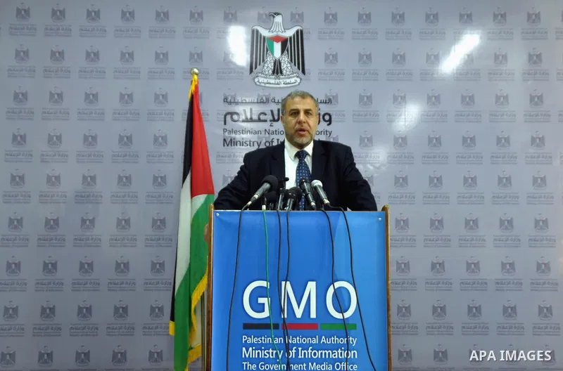 Palestinian health minister in Gaza Strip Mufid al-makhlalaty speaks a press conference, in Gaza City on March 16, 2014. Photo by Mohammed Talatene