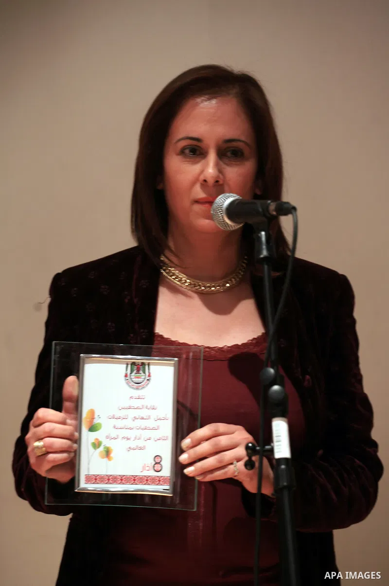 Palestinian journalists attend a ceremony to honor the Jerusalem's journalists and to announce the opening of journalists syndicate, in Jerusalem on March 31, 2014. Photo by Saeed Qaq