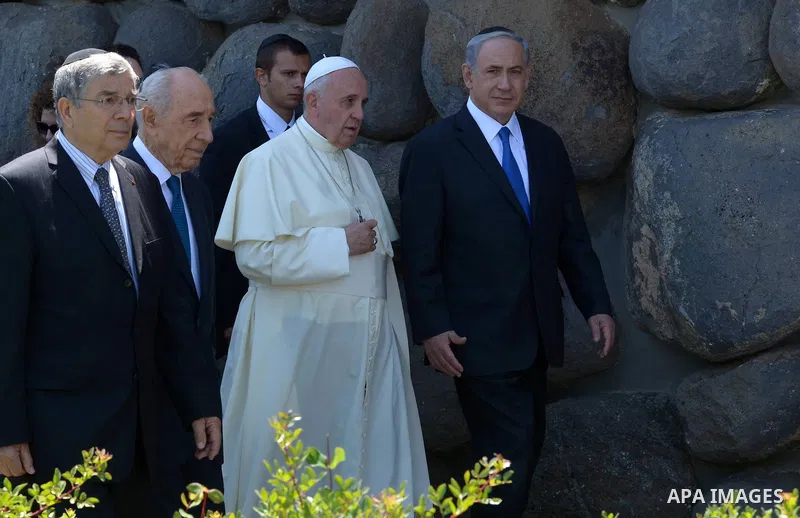 Pope Francis visits the Yad Vashem Holocaust Museum in Jerusalem, attended by Israeli President Shimon Peres and Prime Minister Benjamin Netanyahu on May 26, 2014. In his first Middle East tour since his anointment in 20...