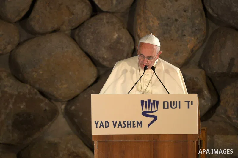 Pope Francis visits the Yad Vashem Holocaust Museum in Jerusalem, attended by Israeli President Shimon Peres and Prime Minister Benjamin Netanyahu on May 26, 2014. In his first Middle East tour since his anointment in 20...
