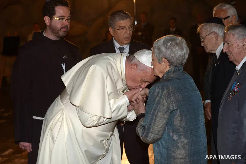 Pope Francis visits the Yad Vashem Holocaust Museum in Jerusalem, attended by Israeli President Shimon Peres and Prime Minister Benjamin Netanyahu on May 26, 2014. In his first Middle East tour since his anointment in 20...