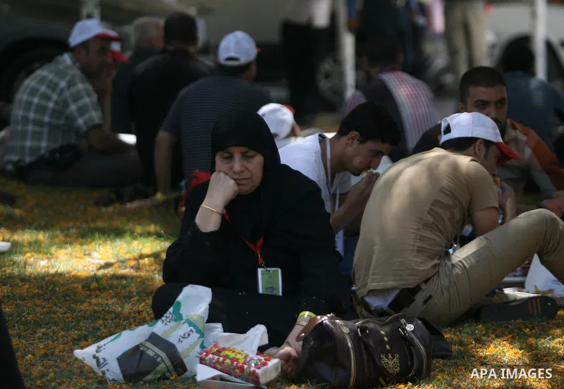 Palestinian pilgrims arrive at the Rafah crossing between Gaza Strip and Egypt and the southern Gaza Strip on June 01, 2014. Photo by Eyad Al Baba