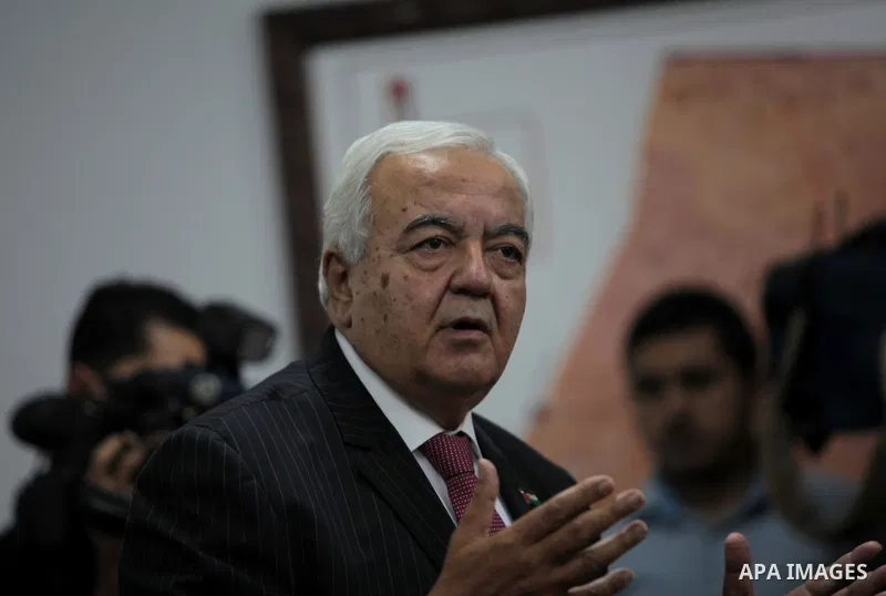 Ministers of unity government in Gaza Strip, meet with the special envoy of the United Nations in the Middle East, Robert Serry, in Gaza City on June 08, 2014. Photo by Ashraf Amra
