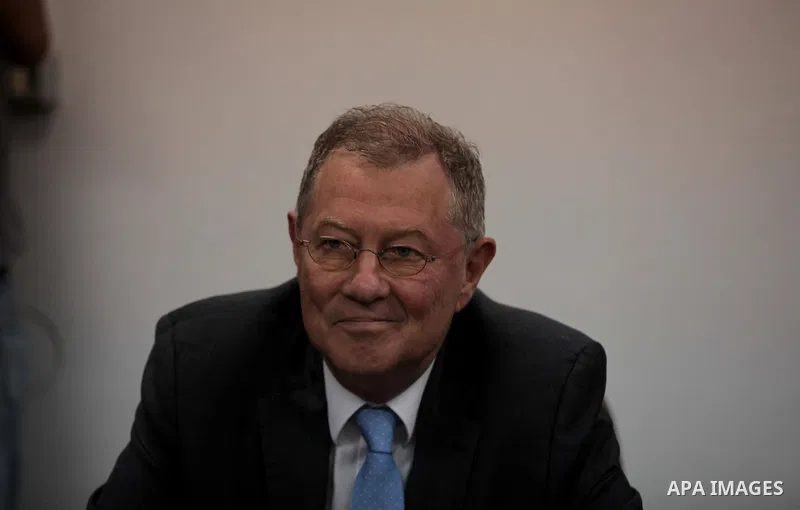 Ministers of unity government in Gaza Strip, meet with the special envoy of the United Nations in the Middle East, Robert Serry, in Gaza City on June 08, 2014. Photo by Ashraf Amra