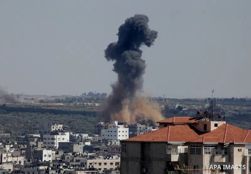 A picture taken in July 14, 2014 shows smoke rising after an Israeli air strike in Gaza City. Israeli forces on Saturday pressed ahead with a ground offensive in the Gaza Strip, where Palestinian militants kept firing ro...