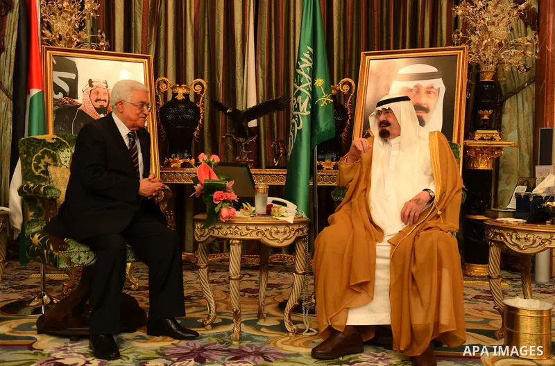 Palestinian President Mahmoud Abbas meets with Saudi King Abdullah bin Abdulaziz al-Saud (R), in Jeddah on July 27, 2014. Hamas and Israel went back and forth Sunday over proposals for a humanitarian lull in the Gaza fig...