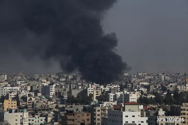 Smoke from the explosion of an Israeli strike rise over Gaza City, Wednesday, July 30, 2014, amid Israel's heaviest air and artillery assault in more than three weeks of Israel-Hamas fighting. Photo by Ashraf Amra