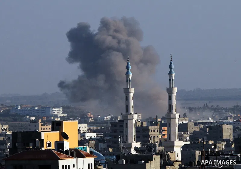 Smoke rises during an Israeli offensive in the east of Gaza City August 03, 2014. Israeli ground troops withdrew from the Gaza Strip, but airstrikes continued, killing at least 15 Palestinians. The Palestinian death toll...