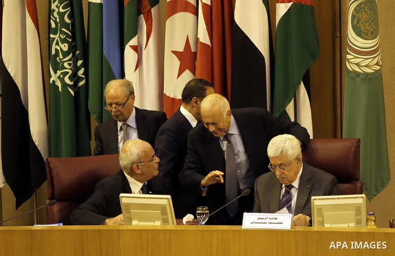 Saeb Erakat, top Palestinian negotiator, and Palestinian President Mahmoud Abbas attend the 142nd Arab League Foreign Ministers' meeting at the League's headquarters in Cairo, Egypt, 07 September 2014. According to media...