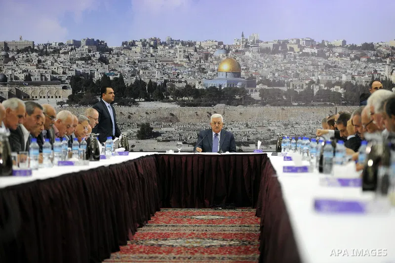 President Mahmoud Abbas meets with members of Palestinian leadership, in the West Bank city of Ramallah, September 11, 2014. Photo by Thaer Ganaim