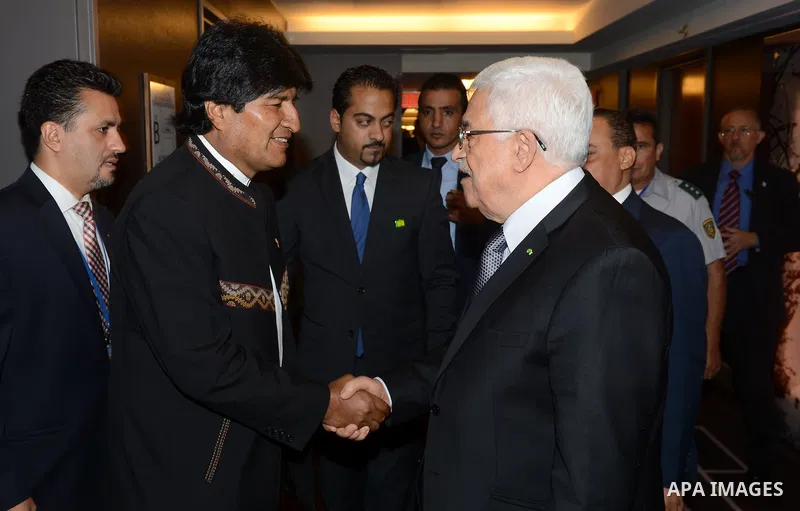 Palestinian President Mahmoud Abbas (R) meets with Bolivian President Evo Morales in New York on September 23, 2014. Photo by Thaer Ganaim
