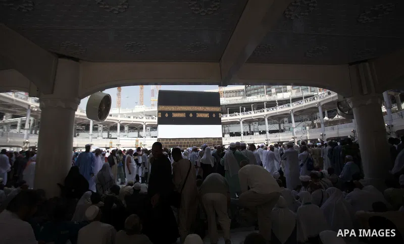 Muslim pilgrims circumventing around the holly Kaaba located in the center of the Haram Sharif Great Mosque, during the Muslim's Hajj 2014 pilgrimage, in Mecca, Saudi Arabia, 25 September 2014. According to the Muslims h...