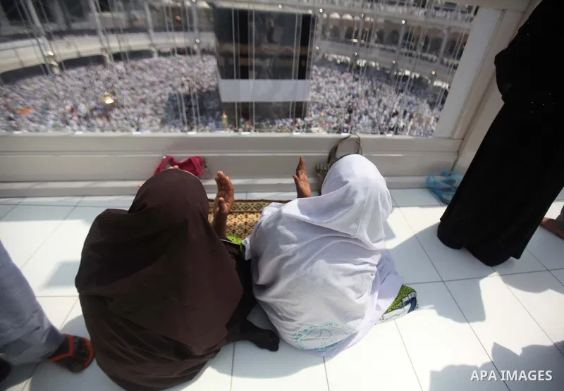Muslim pilgrims circumventing around the holly Kaaba located in the center of the Haram Sharif Great Mosque, during the Muslim's Hajj 2014 pilgrimage, in Mecca, Saudi Arabia, 25 September 2014. According to the Muslims h...
