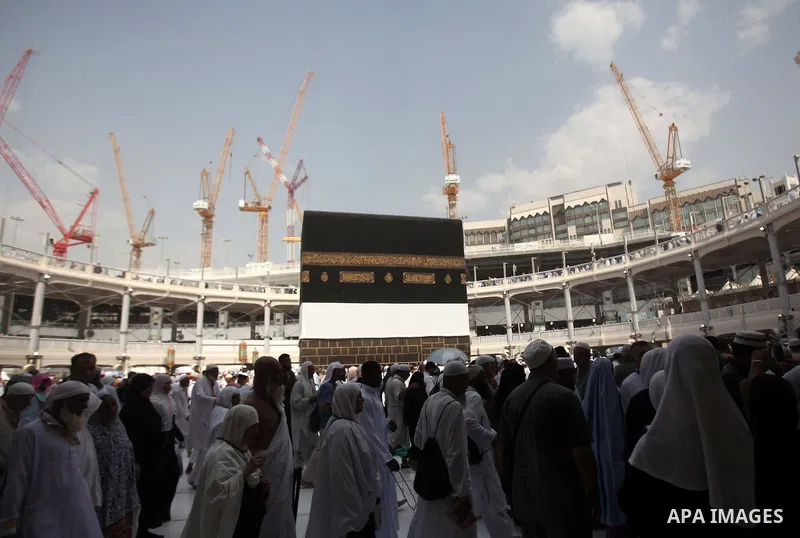 Muslim pilgrims circumventing around the holly Kaaba located in the center of the Haram Sharif Great Mosque, during the Muslim's Hajj 2014 pilgrimage, in Mecca, Saudi Arabia, 25 September 2014. According to the Muslims h...