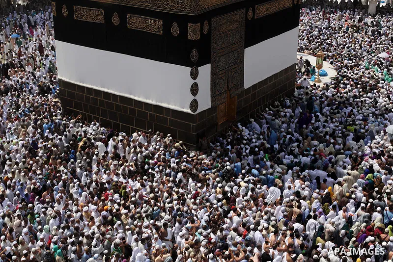 Muslim pilgrims circumventing around the holly Kaaba located in the center of the Haram Sharif Great Mosque, during the Muslim's Hajj 2014 pilgrimage, in Mecca, Saudi Arabia, 25 September 2014. According to the Muslims h...
