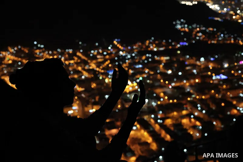 Muslim pilgrims pray at Mount Al-Noor during the annual haj pilgrimage in Mecca, on September 29, 2014, Mount Al-Noor houses Ghar-E-Hira or Hira cave, where Prophet Mohammad is said to have spent a great deal of time in...