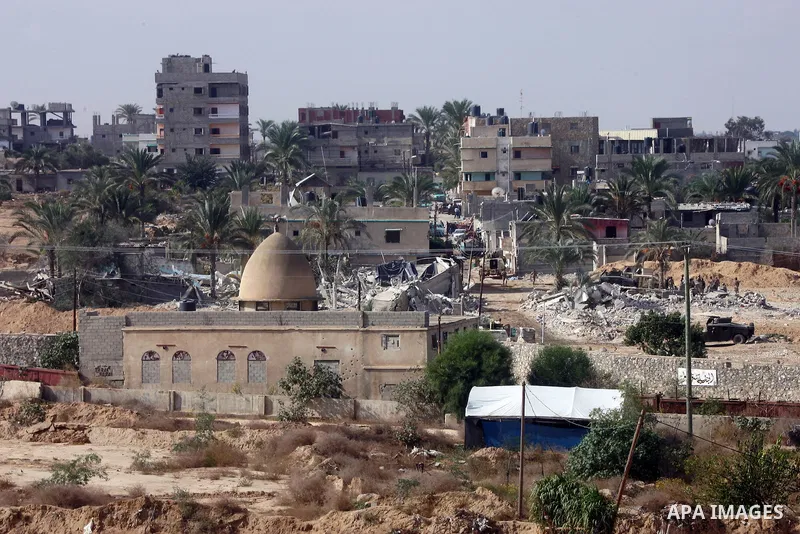 Egyptian security forces take part in a military operation to demolish some buildings in the Egyptian city of Rafah near the border with southern Gaza Strip October 29, 2014, as Egypt began setting up a buffer zone along...