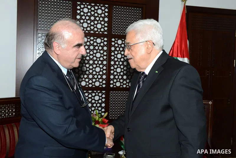 Palestinian President Mahmoud Abbas meets with George Vella, Malta's Minister for Foreign Affairs at Abbas headquarter in the West Bank town of Ramallah, 30 October 2014. Abbas spokesman condemned the closure of the Aqsa...