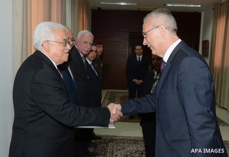 Palestinian President Mahmoud Abbas (Abu Mazen) accepts credentials from the representative of Hungary to the State of Palestine in the West bank city of Ramallah, on Nov. 05, 2014. Photo by Thaer Ganaim