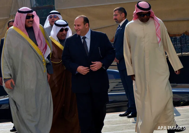 Arab Foreign Ministers arrive before the Arab League Foreign Ministers emergency meeting at the League's headquarters in Cairo, Egypt, 29 November 2014. The meeting is held to discuss the situation in east Jerusalem. Pho...